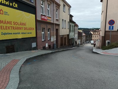 Krátká ulice od Budějovické ul.
